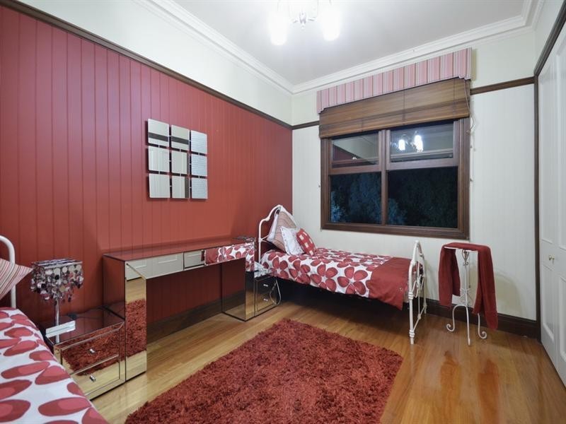 257 CHATSWORTH Road, Coorparoo QLD 4151