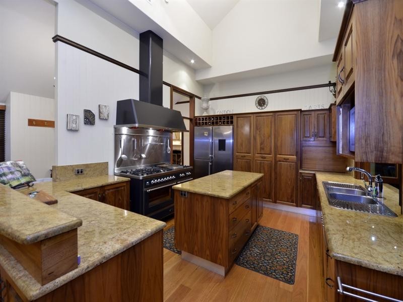 257 CHATSWORTH Road, Coorparoo QLD 4151