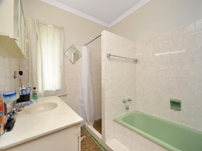 57 Greens Road, Coorparoo QLD 4151