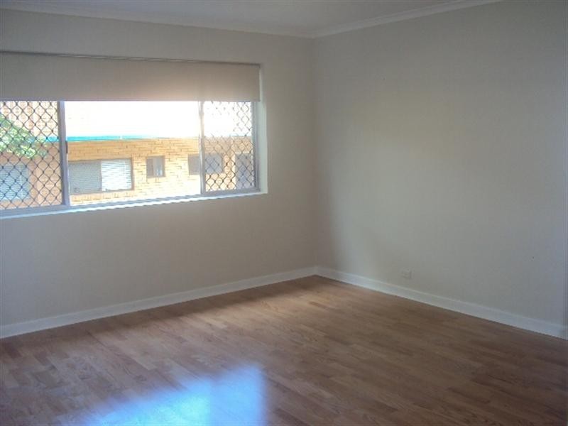 2/19 Woodhill Avenue, Coorparoo QLD 4151