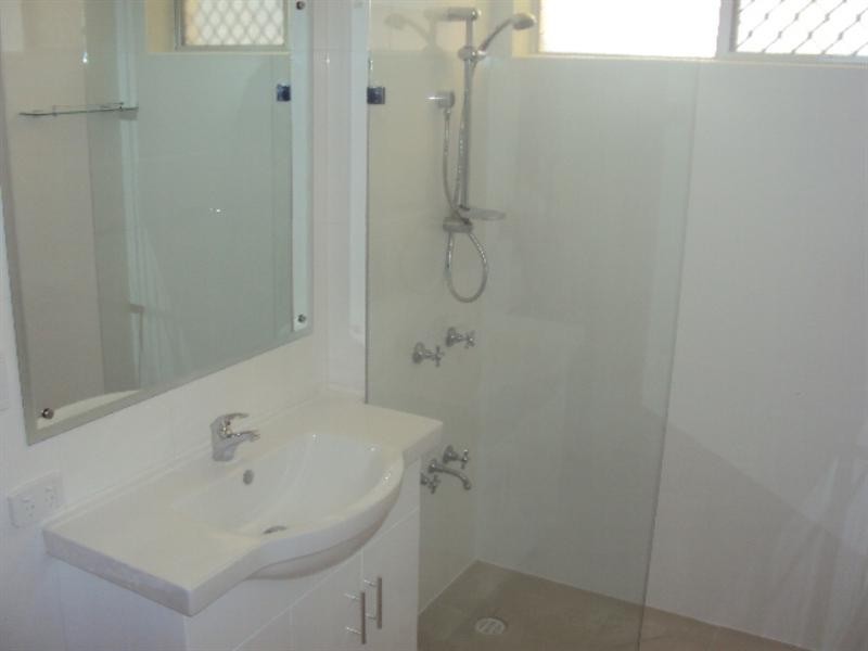 2/19 Woodhill Avenue, Coorparoo QLD 4151