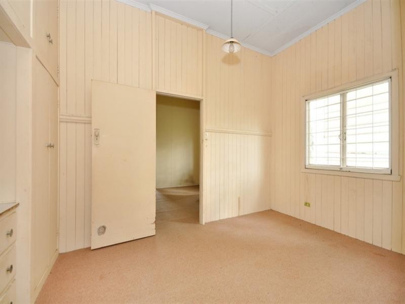 25 Galway Street, Greenslopes QLD 4120