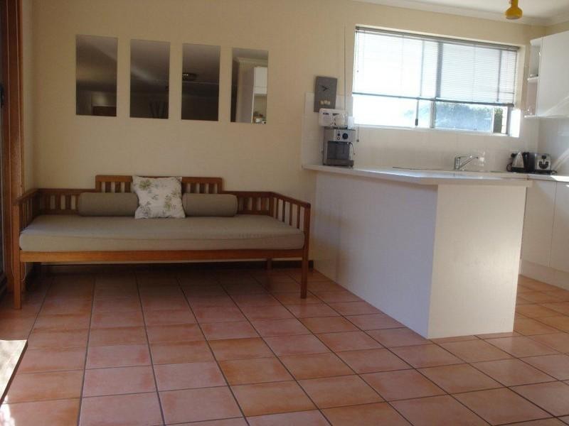 2/16 McLay Street, Coorparoo QLD 4151