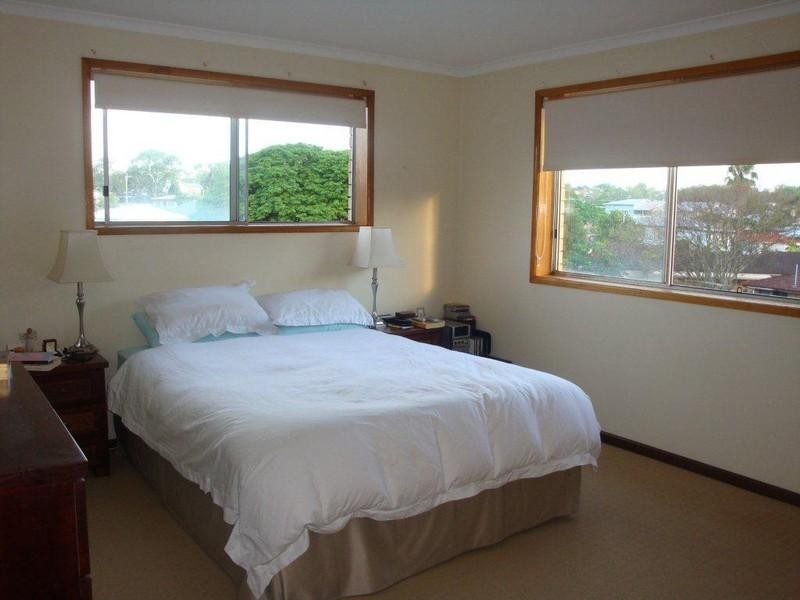 2/16 McLay Street, Coorparoo QLD 4151