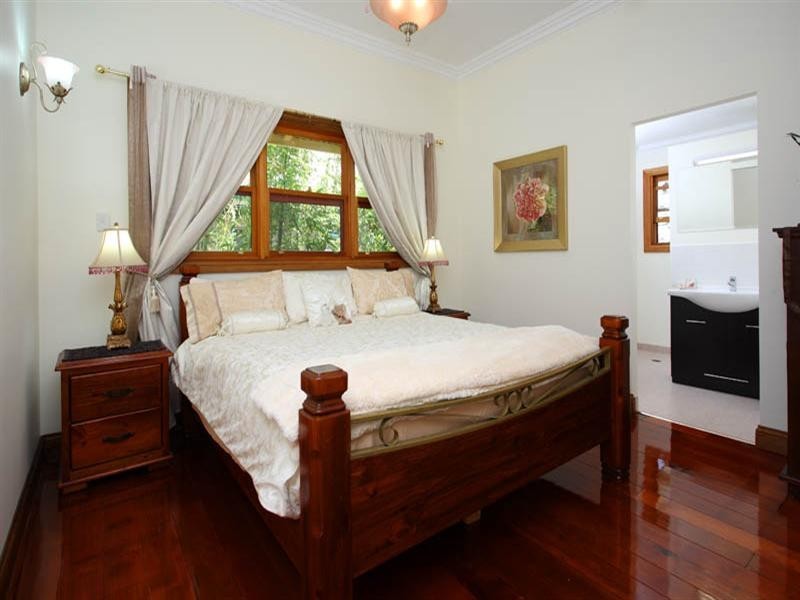 70 Nicholson Street, Greenslopes QLD 4120