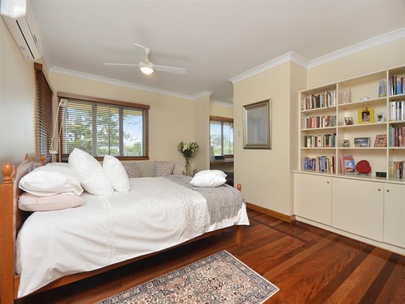 708 Musgrave Road, Robertson QLD 4109