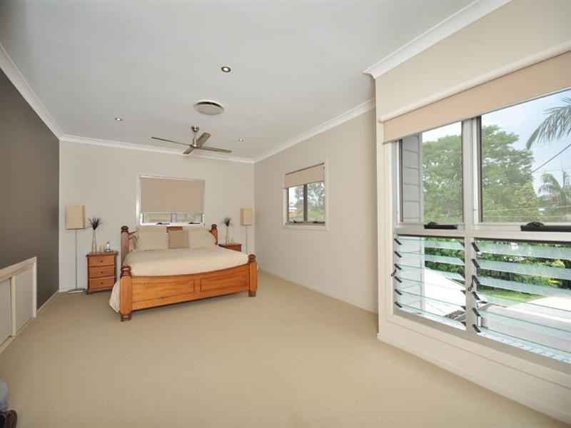 213 Ferguson Road, Norman Park QLD 4170