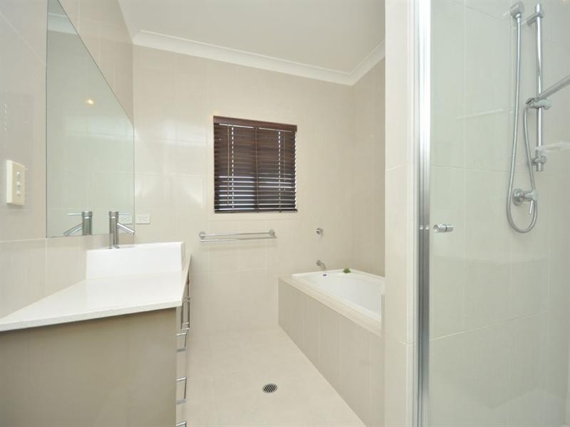 213 Ferguson Road, Norman Park QLD 4170