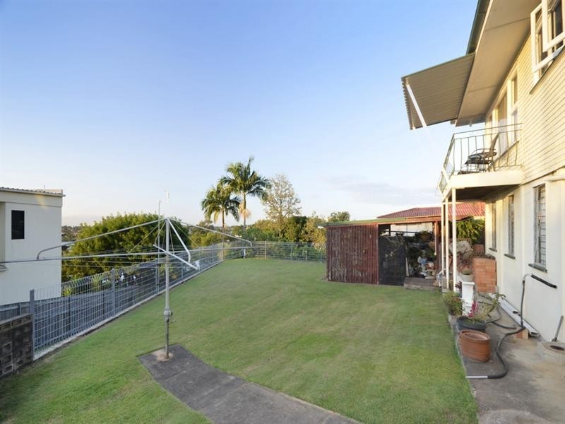 38 Dagmar Street, Holland Park West QLD 4121
