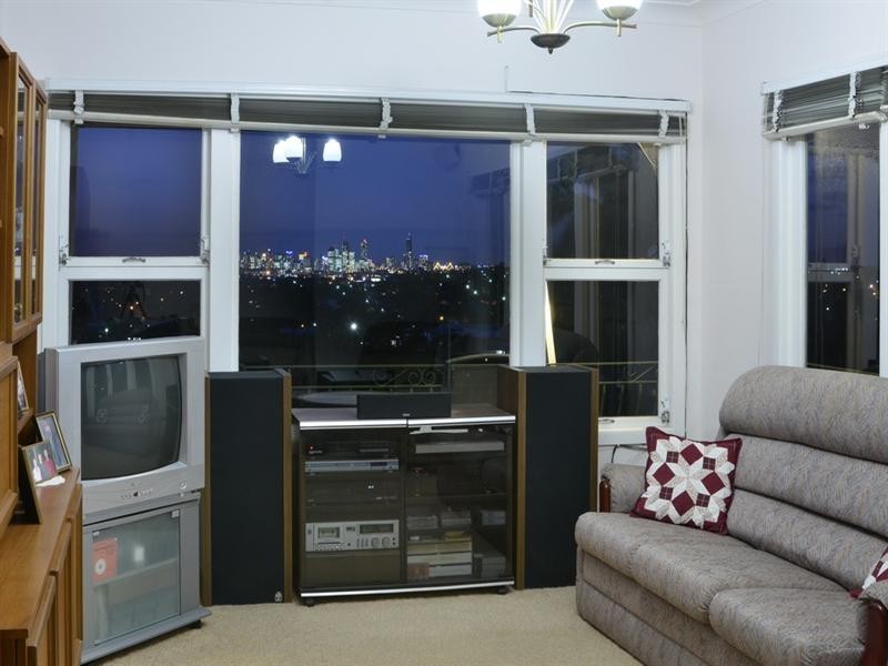 38 Dagmar Street, Holland Park West QLD 4121