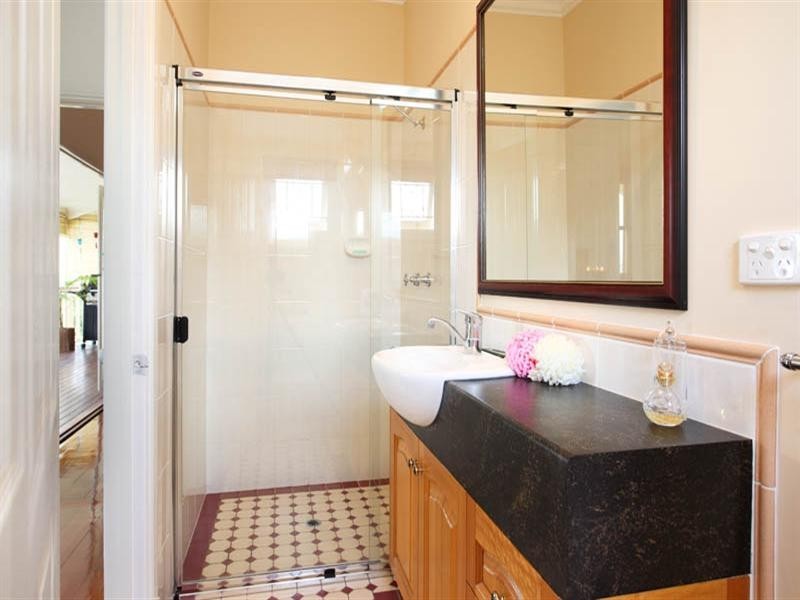 70 Nicholson Street, Greenslopes QLD 4120