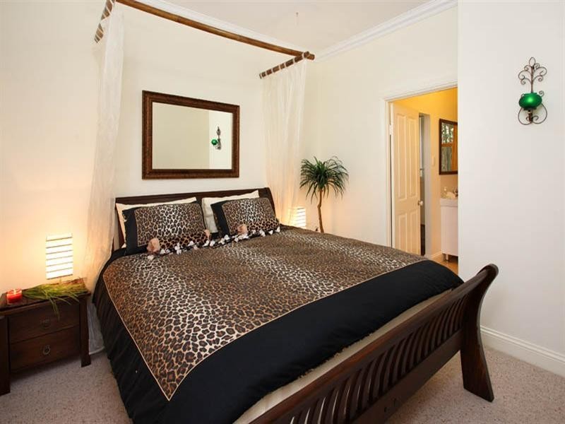 70 Nicholson Street, Greenslopes QLD 4120