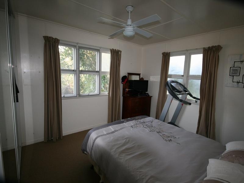 34 Third Street, Camp Hill QLD 4152