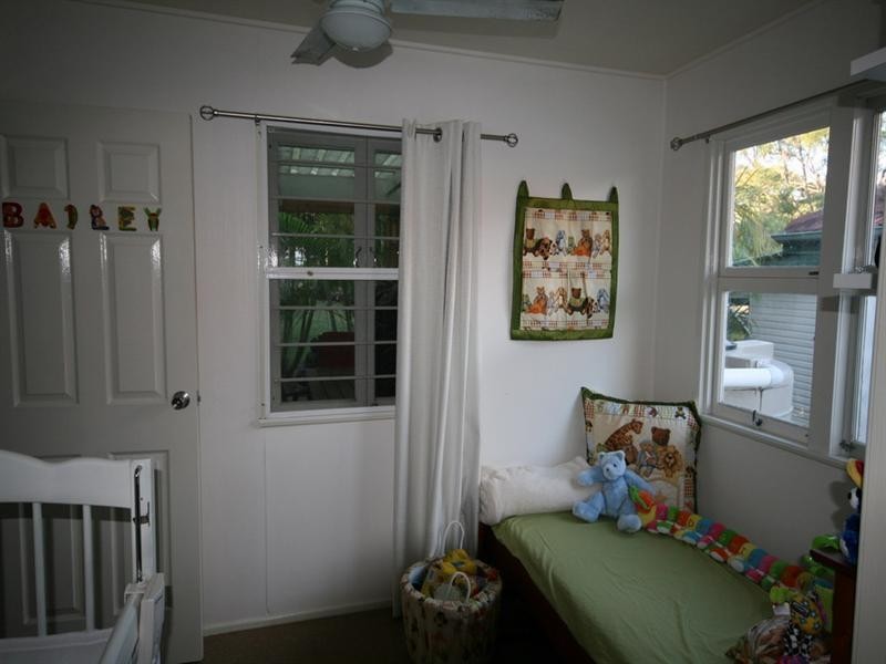 34 Third Street, Camp Hill QLD 4152