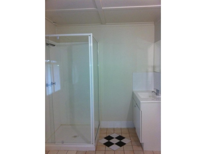 95 Old Cleveland Road, Coorparoo QLD 4151