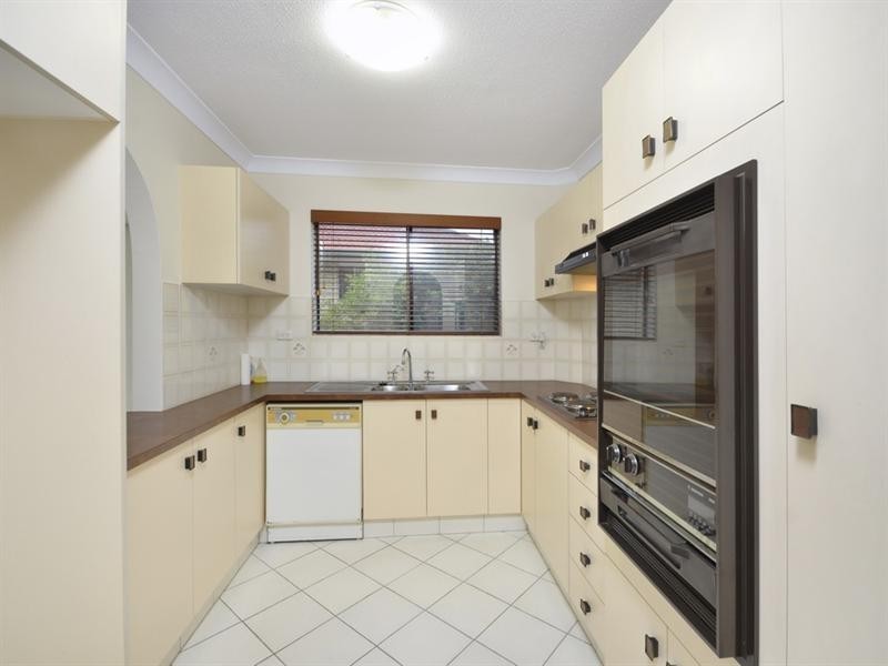 1/39 Ninth Avenue, Coorparoo QLD 4151