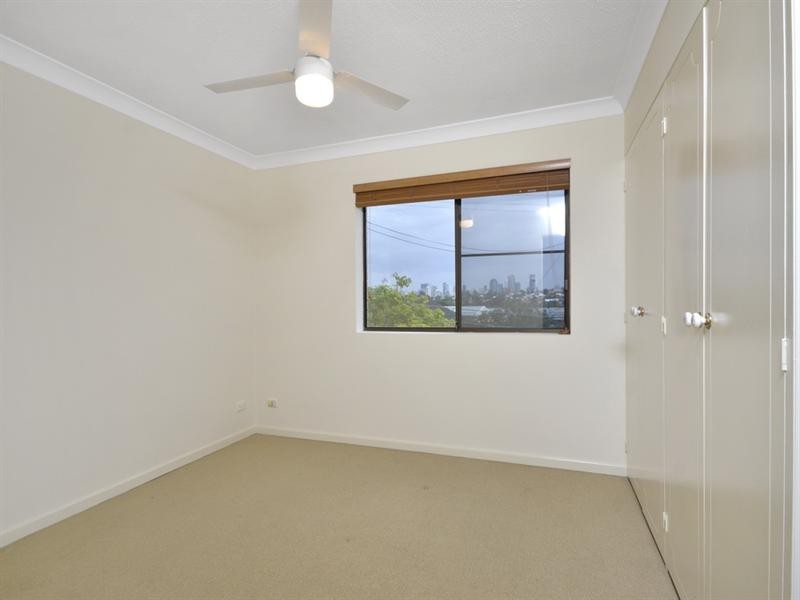 1/39 Ninth Avenue, Coorparoo QLD 4151