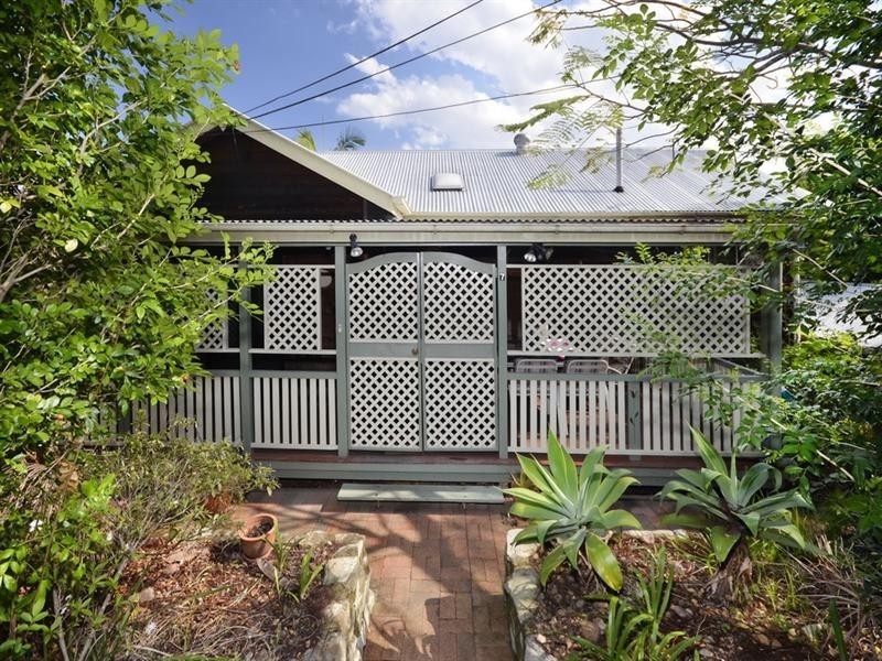 7 Daly Street, Camp Hill QLD 4152