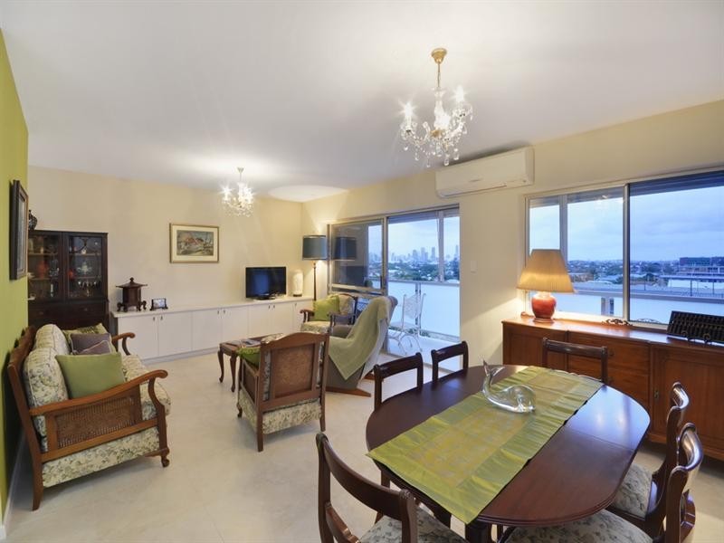 8/61 Rialto Street, Coorparoo QLD 4151