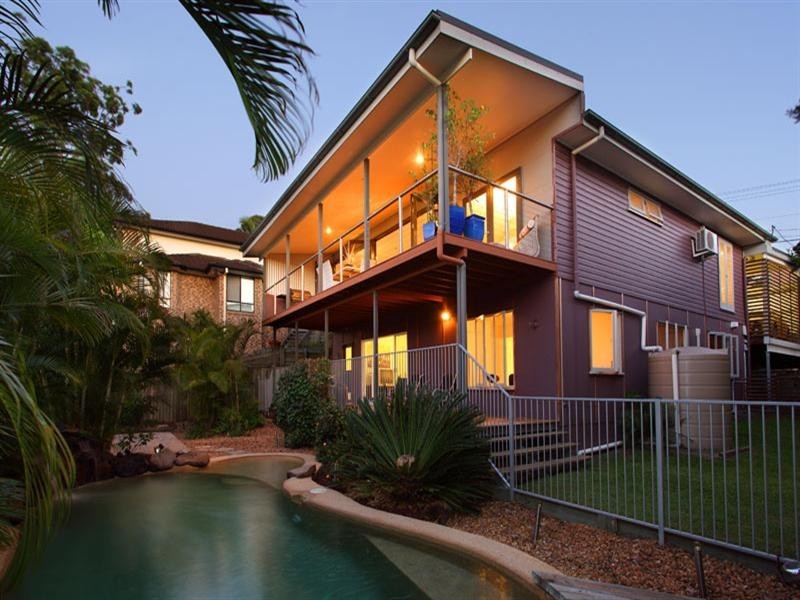 10 Dagmar Street, Holland Park West QLD 4121