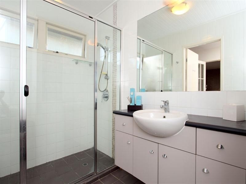 10 Dagmar Street, Holland Park West QLD 4121