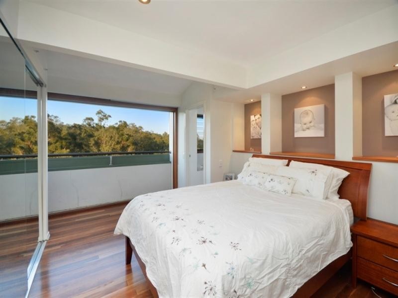 144 Sapphire Street, Holland Park QLD 4121