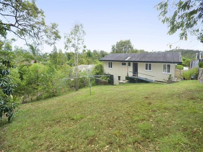 26 Miawela Street, Seven Hills QLD 4170