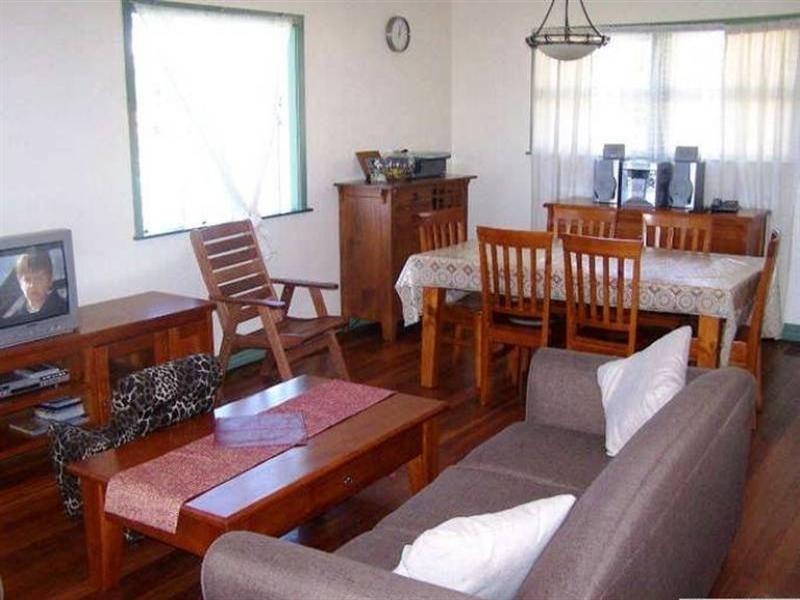 1 Blackwood Avenue, Cannon Hill QLD 4170