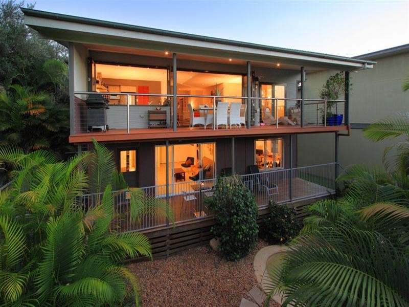 10 Dagmar Street, Holland Park West QLD 4121