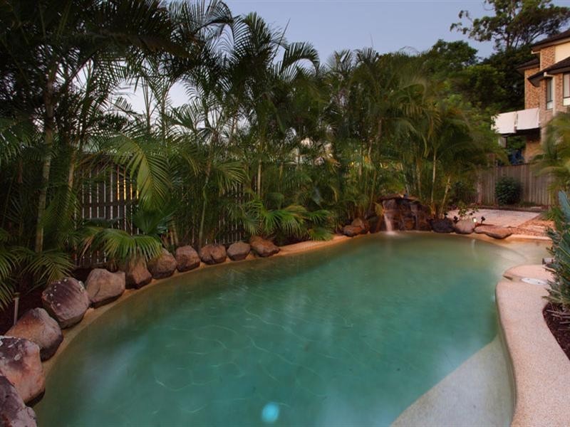 10 Dagmar Street, Holland Park West QLD 4121