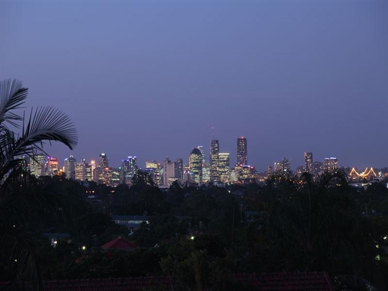 10 Dagmar Street, Holland Park West QLD 4121