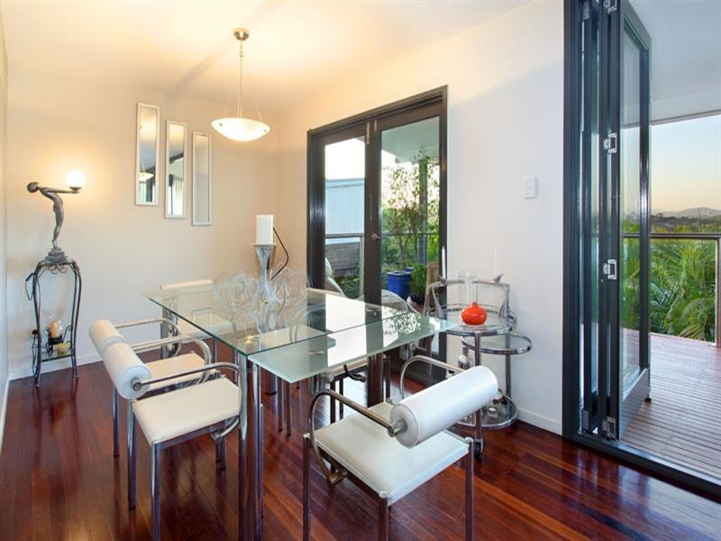 10 Dagmar Street, Holland Park West QLD 4121