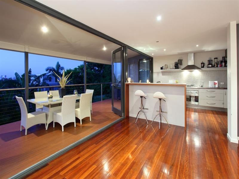 10 Dagmar Street, Holland Park West QLD 4121