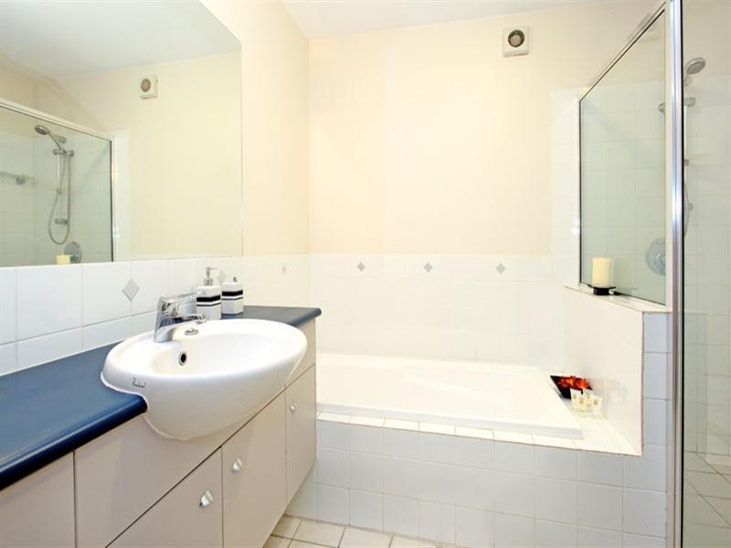 10 Dagmar Street, Holland Park West QLD 4121