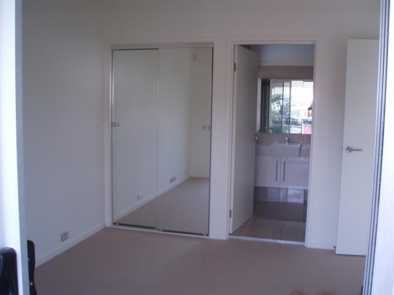 39 Barnes Avenue, Coorparoo QLD 4151