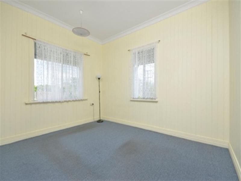 49 Bunya Street, Greenslopes QLD 4120