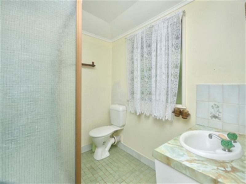 49 Bunya Street, Greenslopes QLD 4120