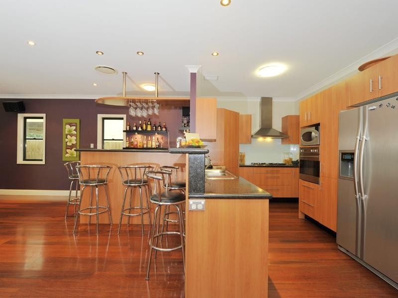 25 Frank Street, Norman Park QLD 4170