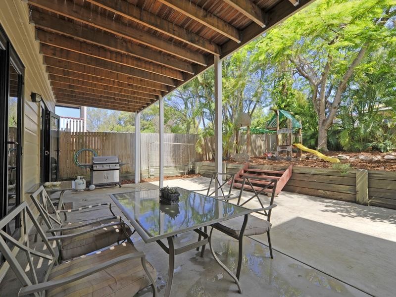 25 Frank Street, Norman Park QLD 4170