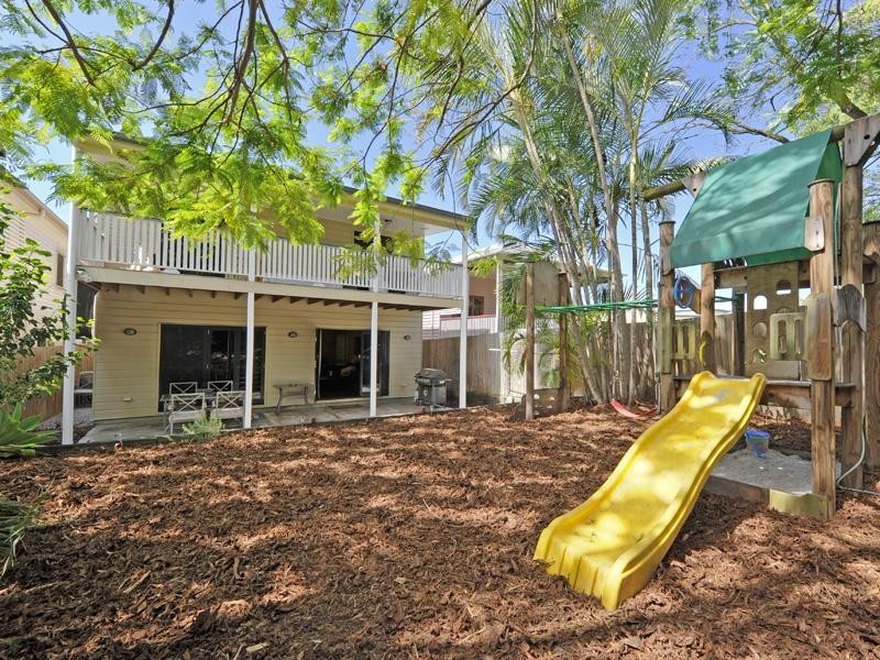 25 Frank Street, Norman Park QLD 4170