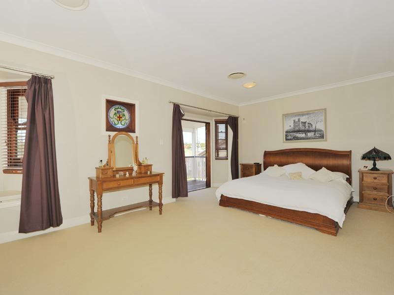 25 Frank Street, Norman Park QLD 4170