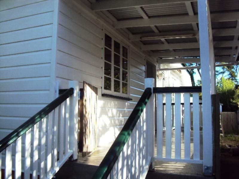 90 Solar Street, Coorparoo QLD 4151