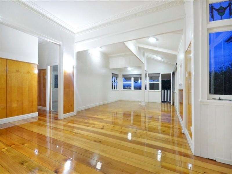 17 Curd Street, Greenslopes QLD 4120