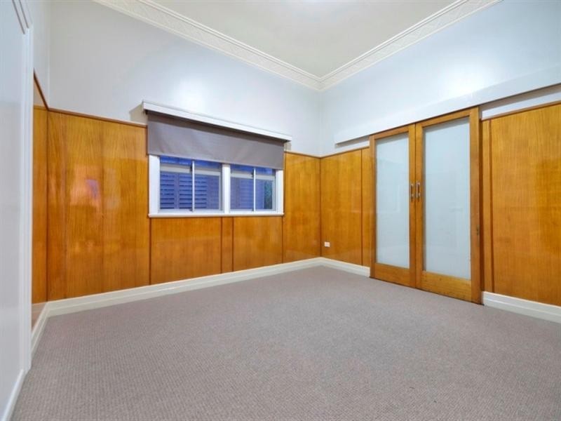 17 Curd Street, Greenslopes QLD 4120