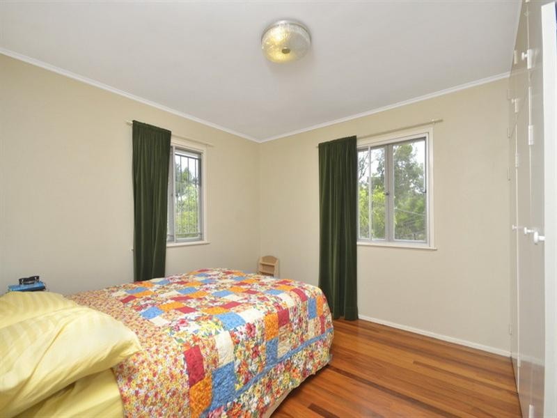 26 Miawela Street, Seven Hills QLD 4170