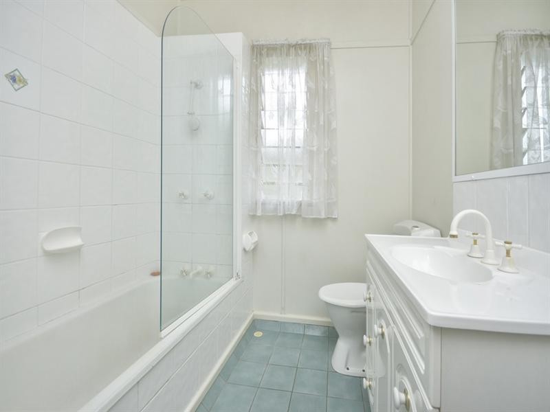 49 Amethyst Street, Holland Park QLD 4121