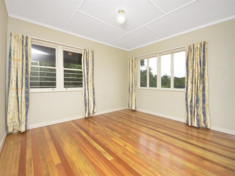 49 Amethyst Street, Holland Park QLD 4121