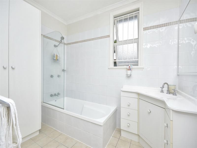 52 Coonara Street, Holland Park QLD 4121