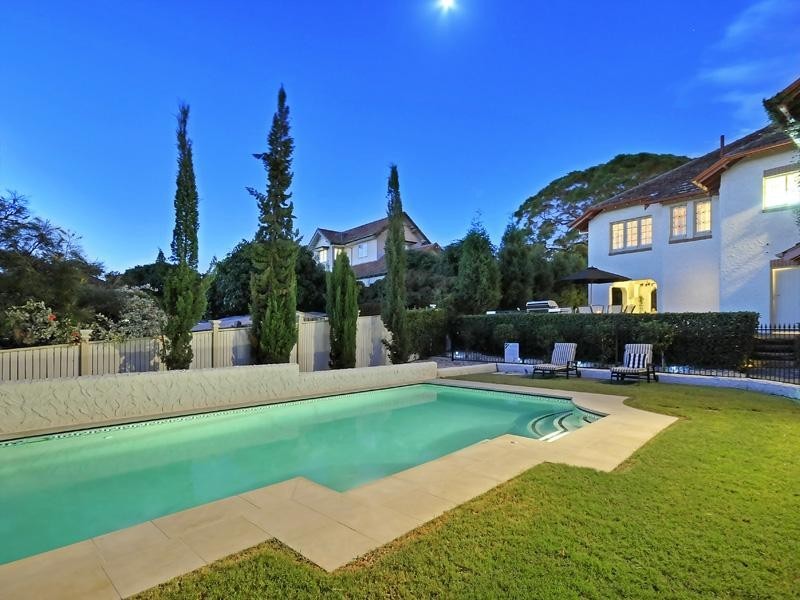 357 Cavendish Road, Coorparoo QLD 4151