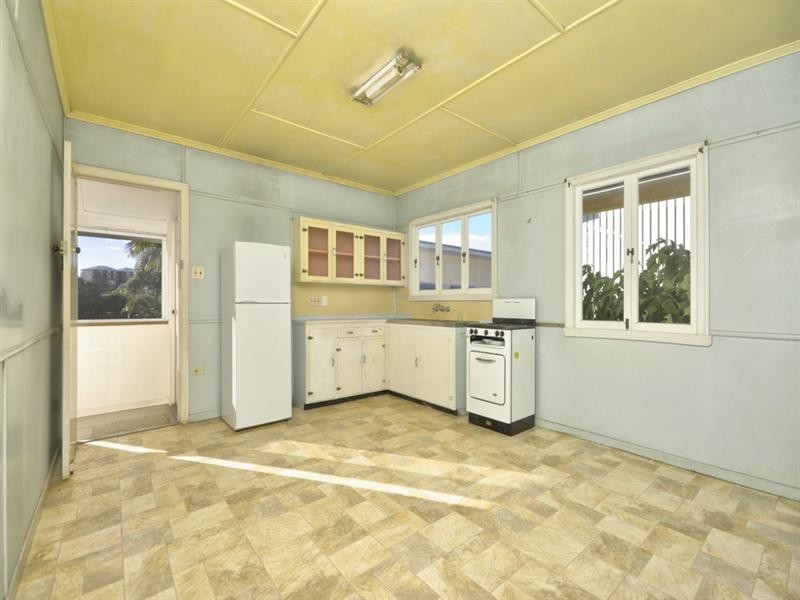 34 Dickens Street, Norman Park QLD 4170